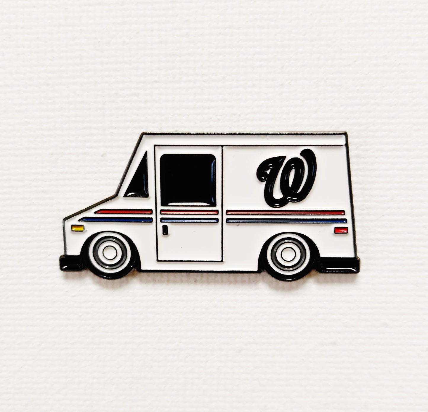LOW-POST MAILTRUCK