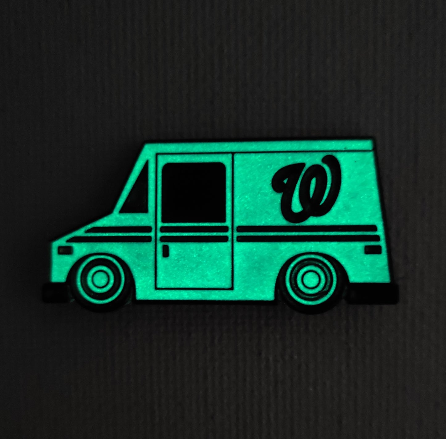 LOW-POST MAILTRUCK